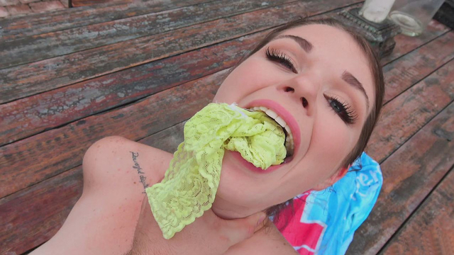 Man put green panties in GF's mouth and penetrated her in the XXX video