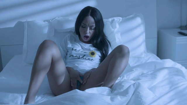 Masturbation with Dad's Dick vs. Vibrator: Which is More Pleasurable?
