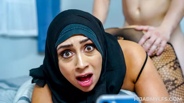 Arbi Xxxxxx Bedroom Video - Hijab-wearing arabian mom try her son's American cock size XXX |  DaChicky.com