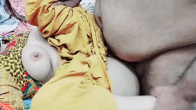 XXX Video Alert! This Pakistani Village Wife Is Going Crazy - She's Fucking as Sex Queen!