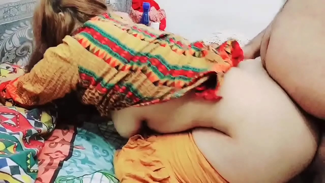 XXX Video Alert! This Pakistani Village Wife Is Going Crazy - She's Fucking as Sex Queen!