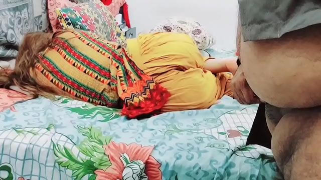 XXX Video Alert! This Pakistani Village Wife Is Going Crazy - She's Fucking as Sex Queen!