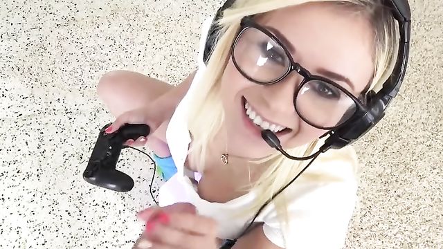 Busty Blonde Teen Daughter: Showing Her Tits, Teasing Daddy and Fucking Like a XXX Pro!