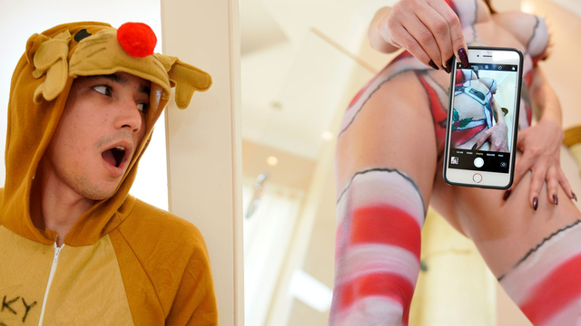 Mom Caught Son Peeping: MILF Gives Son Christmas Blowjob