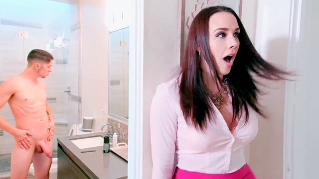 Cheating Step-Mom Gives Step-Son Epic Blow Job - Mom XXX