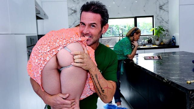 Stepdaughter Sucks Daddy Dick on St. Patty's Day for Pinch-Free Protection