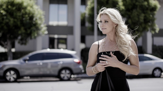 Vulnerable youngster satisfies taboo mom's XXX needs in the bedroom