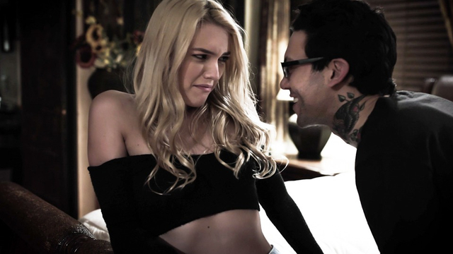 Girl catches nerdy peeper and focuses on XXX blowing in the bedroom