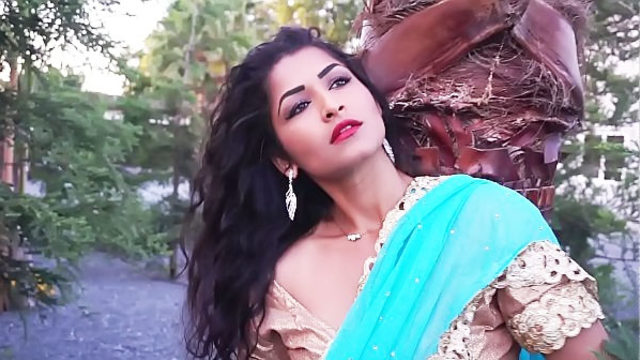 Mesmerizing Desi Bhabi Babe Maya Rati In Hindi Song