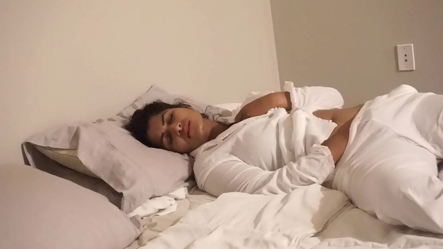 This horny MILF Maya Rati knows how to make herself orgasm in the bed room