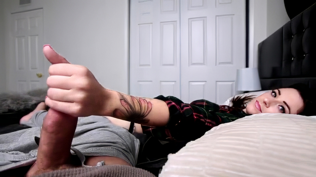 Dark-haired sister rewards her stepbrother with an amazing XXX handjob