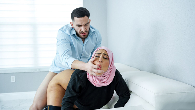 Hijab-wearing arabian mom try her son’s American cock size XXX